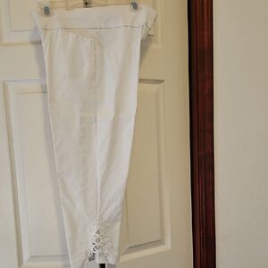 Signature Slimming Christopher and Banks White Capris with Lace Detail